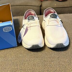 NWT Hey Dude shoes